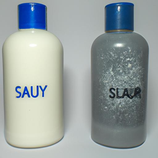 So sánh giữa chai dầu gội chứa sodium lauryl sulfate và chai không chứa.